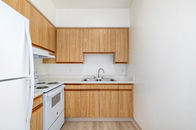 Villa Metropolitano in Los Angeles, CA - Building Photo - Interior Photo