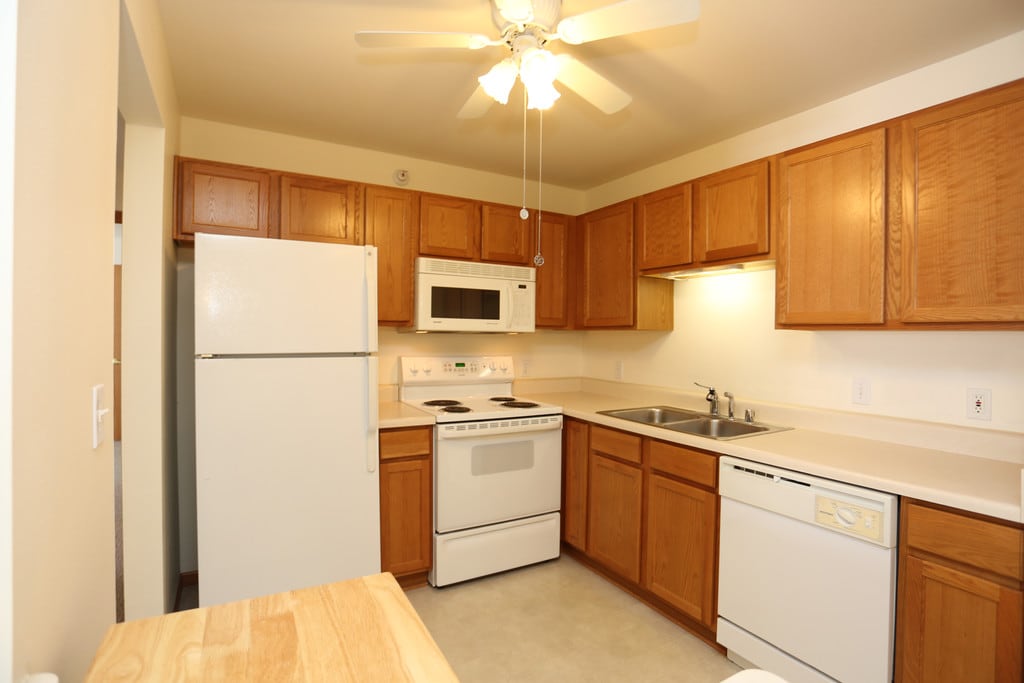 Quail Pointe Apartment Homes in Pewaukee, WI