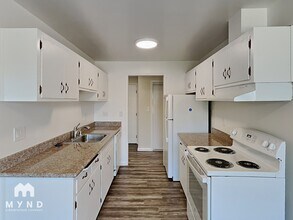 240 Athol Ave in Oakland, CA - Building Photo - Building Photo