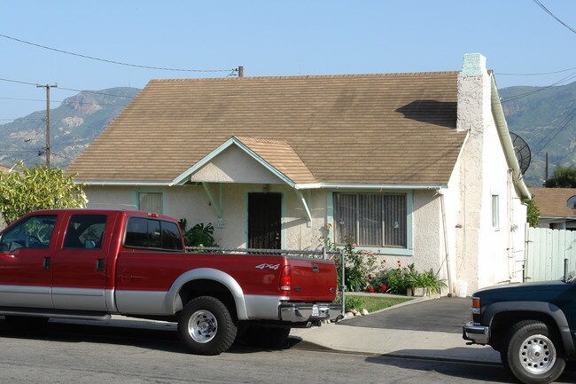 1160 Richmond Rd in Santa Paula, CA - Building Photo - Building Photo