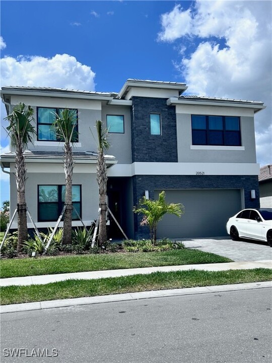20521 Fair Oak Ln in Estero, FL - Building Photo