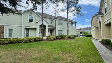 6016 Fishhawk Crossing Blvd in Fish Hawk, FL - Building Photo - Building Photo