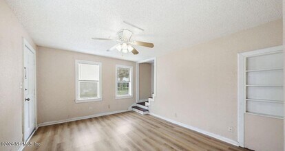 1318 2nd St N in Jacksonville Beach, FL - Building Photo - Building Photo