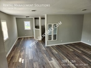 512 Union St in Oskaloosa, KS - Building Photo - Building Photo