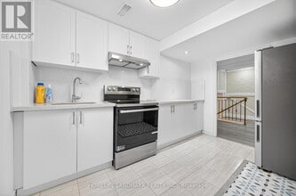 6 Willowgate Dr in Markham, ON - Building Photo - Building Photo