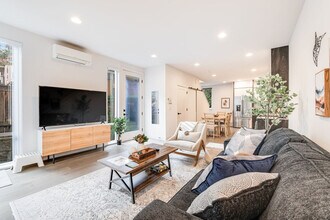 2319A Franklin Ave E in Seattle, WA - Building Photo - Building Photo