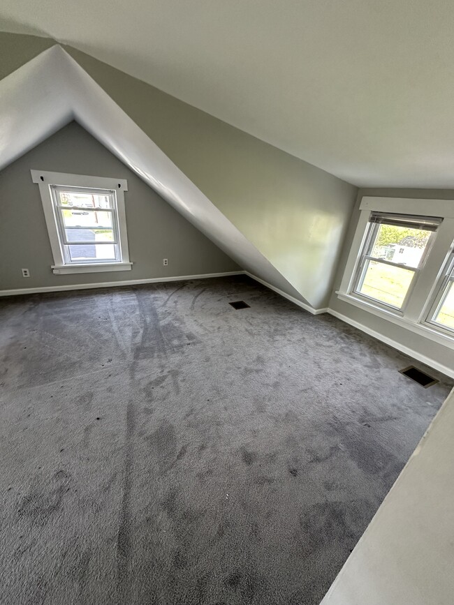 32 Stinson Pl, Unit Back House in Little Falls, NJ - Foto de edificio - Building Photo