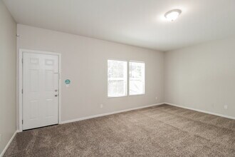 330 Cornielle Ln in Charlotte, NC - Foto de edificio - Building Photo