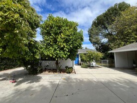 5710 Jumilla Ave in Los Angeles, CA - Building Photo
