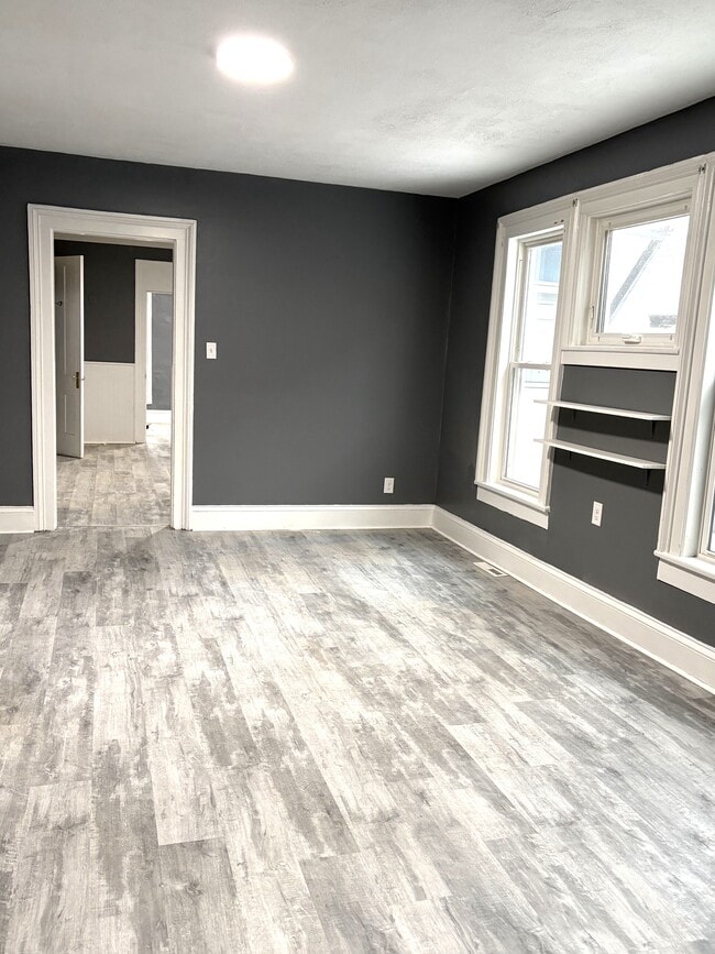 property at 313 E 7th St