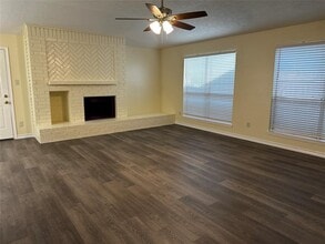 13206 S Thorntree Dr in Houston, TX - Building Photo - Building Photo