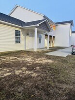 1150 Cross Creek Cir in Greenville, NC - Building Photo