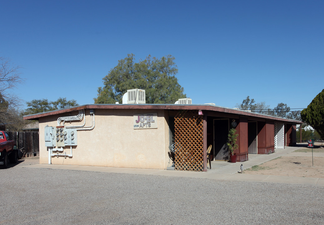 Jo-El Apartments in Tucson, AZ - Building Photo