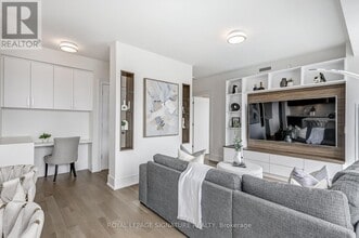 25 Adra Grado Way in Toronto, ON - Building Photo - Building Photo