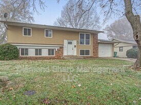 1203 Princeton Dr in O'Fallon, IL - Building Photo