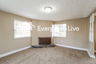 107 W Leslie Ave in Cincinnati, OH - Building Photo - Building Photo