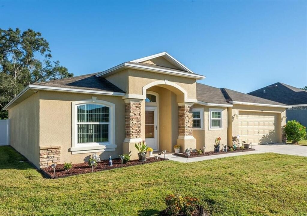 6937 Minaxi Dr in Lakeland, FL - Building Photo