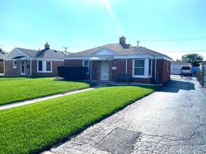 9531 Nerbonne Ave in Franklin Park, IL - Building Photo - Building Photo