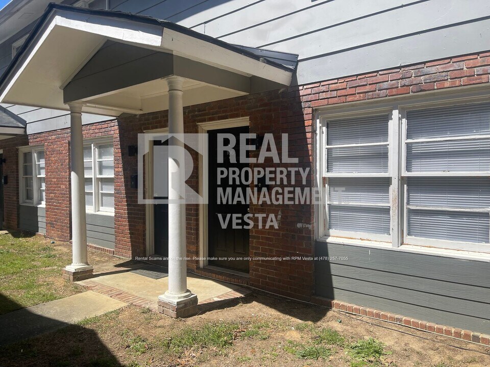 131 Wall St in Warner Robins, GA - Building Photo