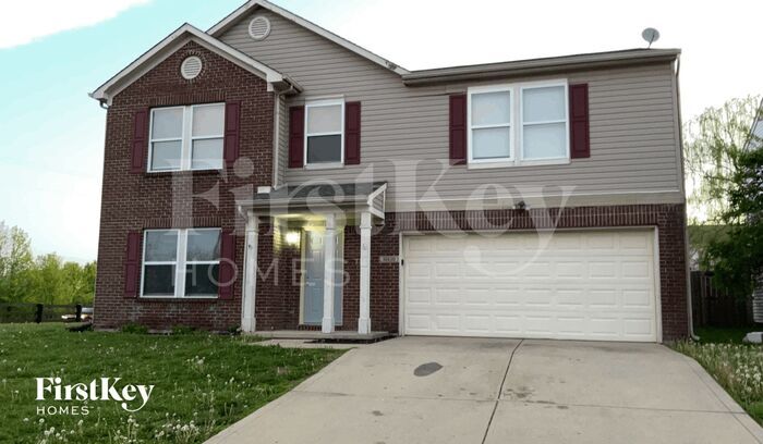 10830 Clear Spring Dr in Camby, IN - Building Photo