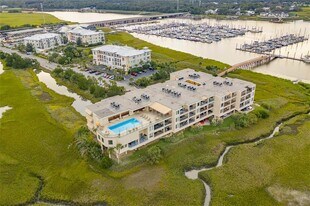 1 Marina Dr in St. Simons Island, GA - Building Photo
