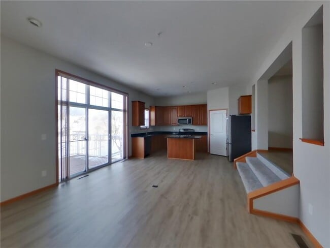 1627 Fox Hunt Way in Victoria, MN - Foto de edificio - Building Photo