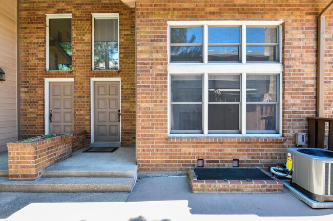 1011 Pennsylvania St-Unit -B in Denver, CO - Foto de edificio - Building Photo