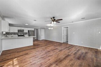 4828 Ashton Ave in Fort Worth, TX - Foto de edificio - Building Photo