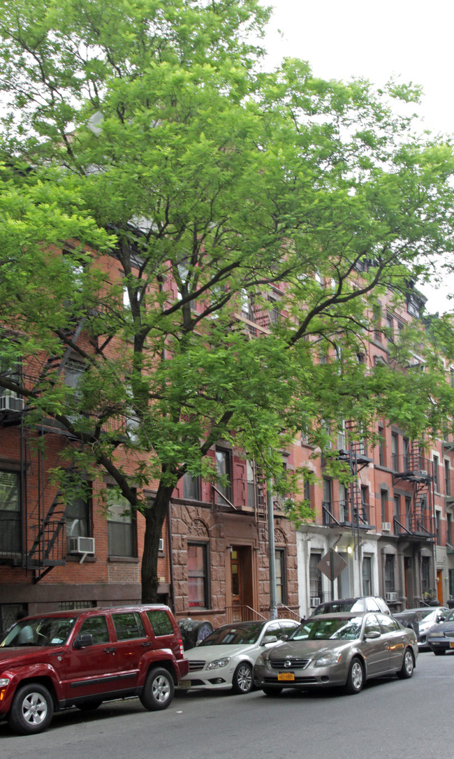 224 W 16th St in New York, NY - Foto de edificio - Building Photo