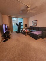 5851 NW 62nd Ave, Unit 105 in Tamarac, FL - Building Photo
