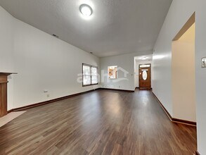 9940 Wellcroft Ln in Indianapolis, IN - Foto de edificio - Building Photo