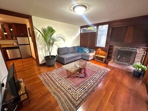 4 Rochdale Way in Berkeley, CA - Building Photo - Building Photo