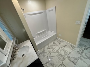 526 W 49th St in Los Angeles, CA - Building Photo - Building Photo