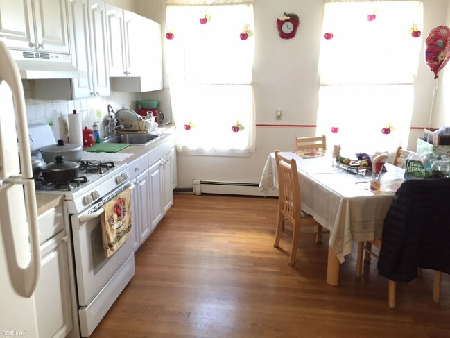 10 Buckley Ave-Unit -Apt 2 in Boston, MA - Building Photo - Building Photo