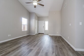 7554 W Cinnabar Ave in Peoria, AZ - Building Photo - Building Photo