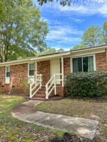 408 Spring Hill Rd in Matthews, NC - Building Photo