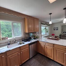 44 Stowell Rd in Bedford, NH - Building Photo - Building Photo