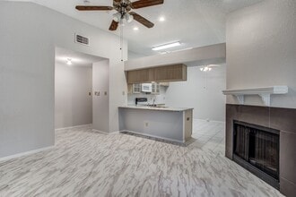 573 Grace Dr in Coppell, TX - Building Photo - Building Photo