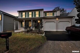 8204 Coneflower Way in Gaithersburg, MD - Building Photo