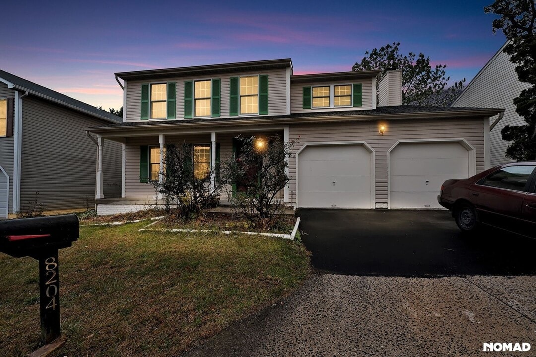 8204 Coneflower Way in Gaithersburg, MD - Building Photo