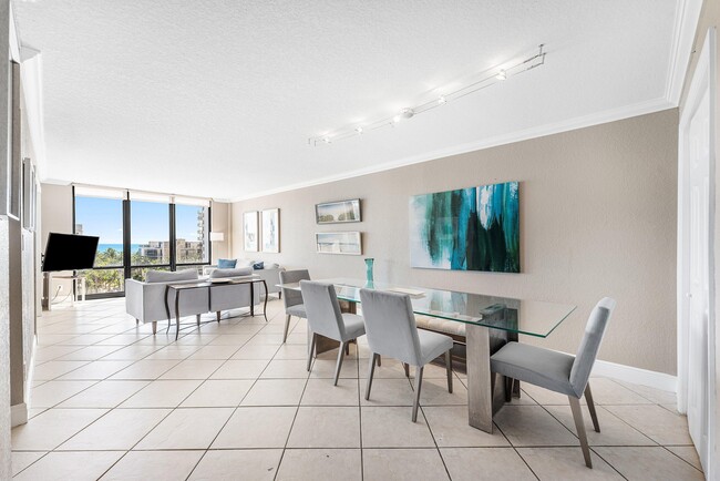 1600 S Ocean Dr in Hollywood, FL - Building Photo - Building Photo