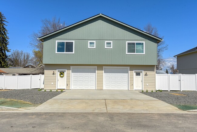 property at 4919 E 6th Ave