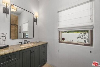 27355 CA-1 in Malibu, CA - Building Photo - Building Photo