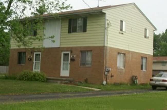 4366 Elmhurst Dr in Stow, OH - Building Photo - Building Photo