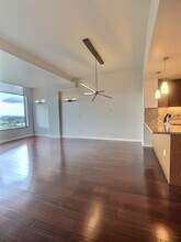 38 N Almaden Blvd in San Jose, CA - Foto de edificio - Building Photo