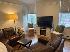 26 Summer St in Marblehead, MA - Building Photo - Building Photo