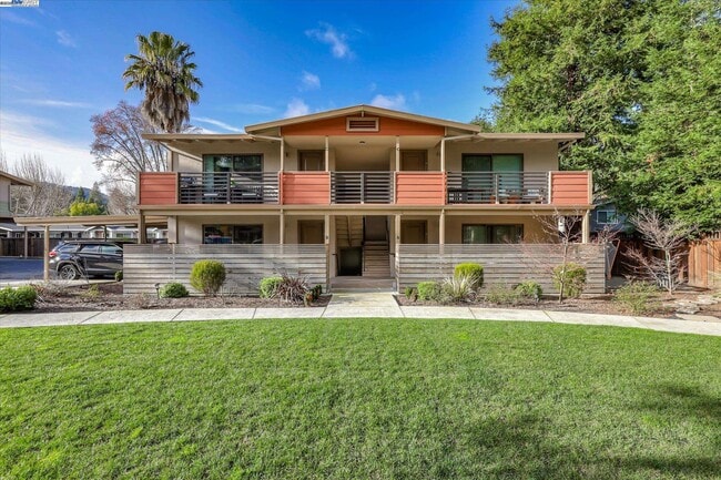 40 Casa Maria Ct in Alamo, CA - Building Photo - Building Photo