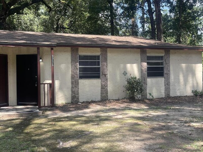property at 3717 Maria Cir