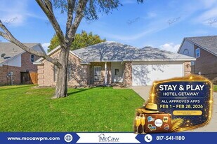 309 Canterbury Dr in Saginaw, TX - Building Photo