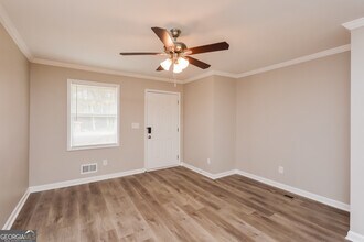 201 Cindy Ct in Oxford, GA - Foto de edificio - Building Photo